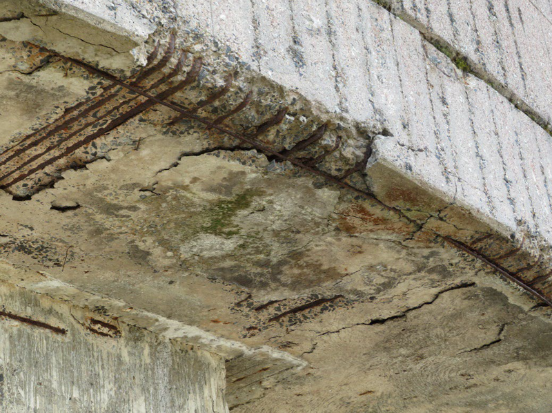 Detailaufnahme Schäden an Stahlbeton