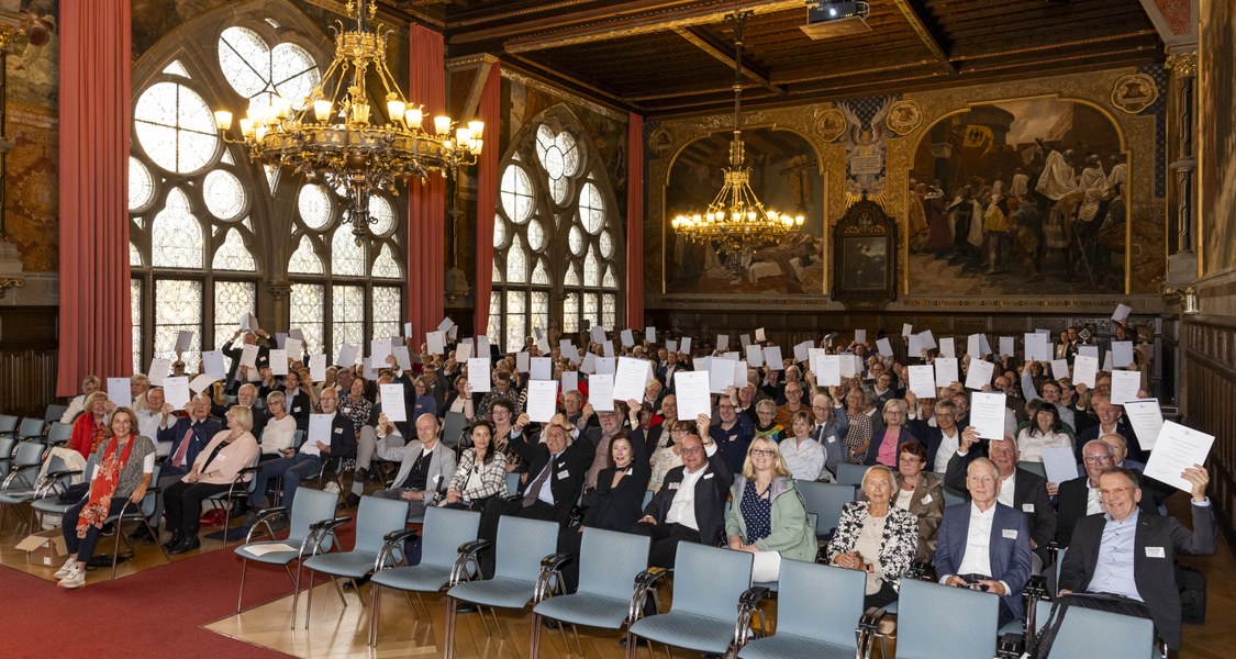 Gruppenbild Promotionsjubilare in der Alten Aula