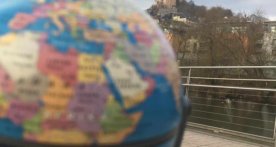 Globus und Schloss in Marburg