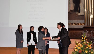 Professor Safferling conferring the monitoring certificates upon this year’s graduates.