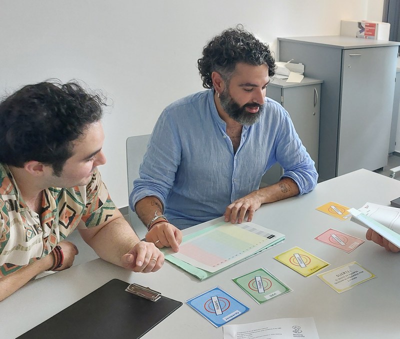 Dr. Alberto Sánchez-Pascuala (left) and Prof. Alejandro Majalí-Martínez during the handson-training PAGARAMI workshop.